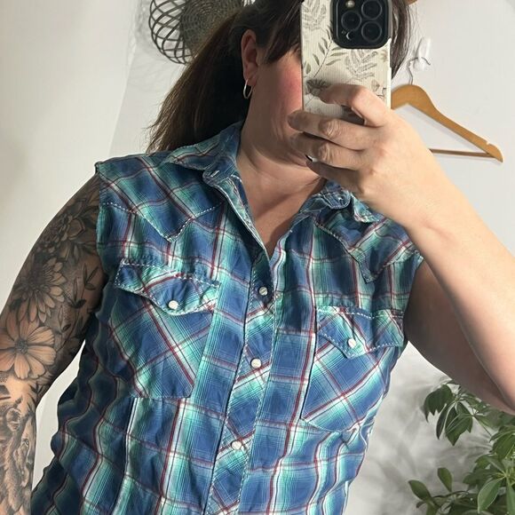 Wrangler Button Down - Picture 3 of 7